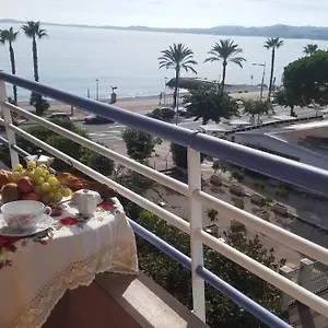 https://la-plage-cagnes-sur-mer.fr-provencehotel.com